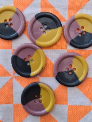 Button tricolor #2