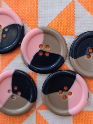 Button tricolor #4